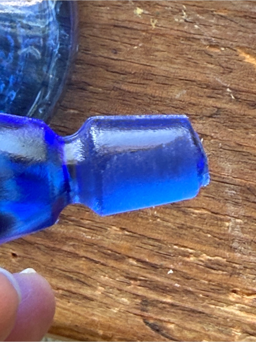 Vintage petite perfume bottle, glass stopper Beautiful blue retro - Picture 5 of 7